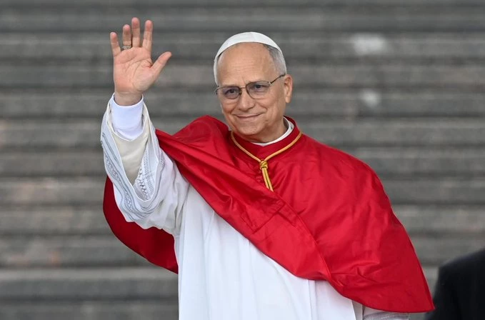 Após cirurgia de câncer de pulmão, papa Leão XIV recebe alta neste sábado (17) e o Vaticano confirma aparição pública no domingo, dia 18, em Roma.