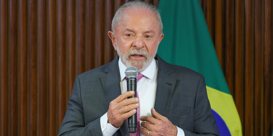 Lula: Brasil não precisa de escolas cívico-militares