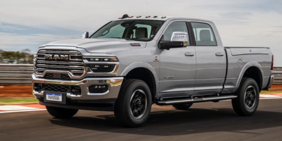Ram Rampage ganha motor flex e Renault lança SUV híbrido no mercado brasileiro