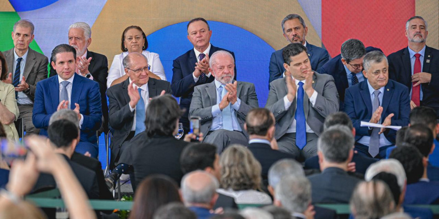 Lula sinaliza solução para cenário político no Maranhão em conversa com Brandão