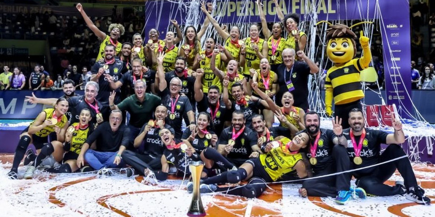 Praia Clube vence Minas