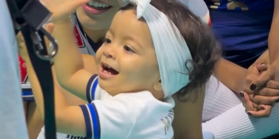Nyeme emociona com filha