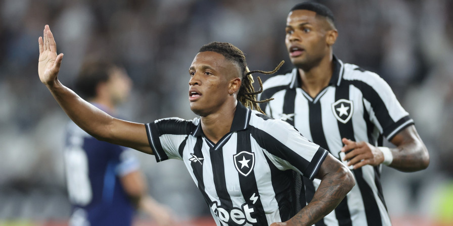 Botafogo vence Racing