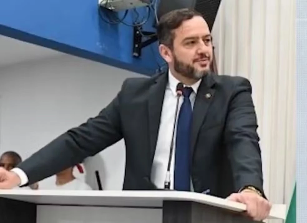 Segundo as investigações, Lindomar Della Líbera sacou e manuseou uma arma de fogo durante um confronto com outro membro do Ministério Público.