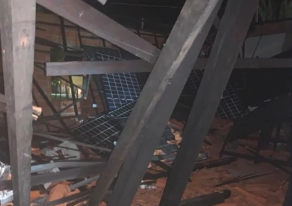 Desabamento de telhado de igreja deixa 12 feridos em Caxias.