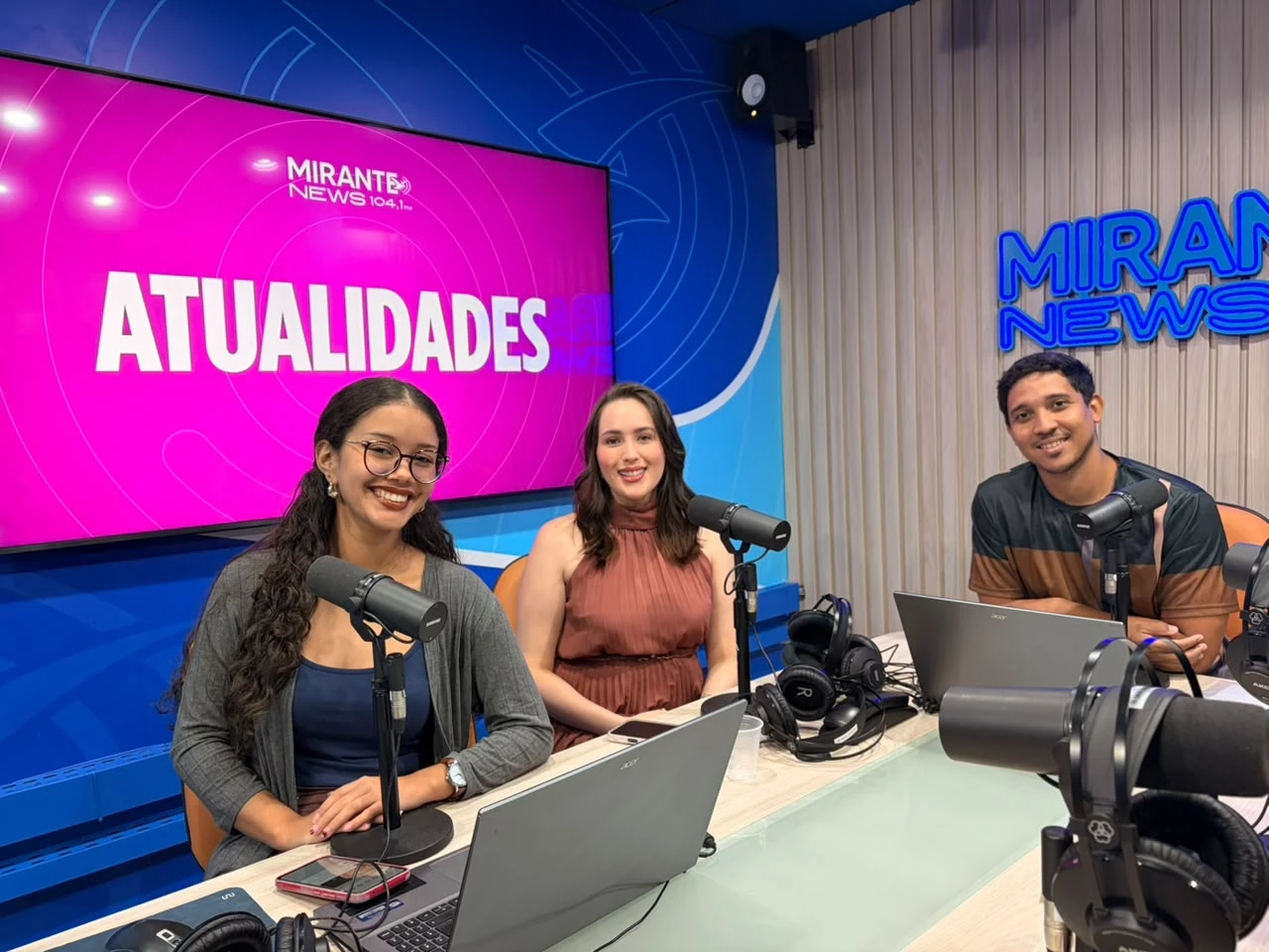 Beatriz Florenzano em entrevista ao Atualidades, com Marcelo Rodrigues e Anna Clara Dias.
