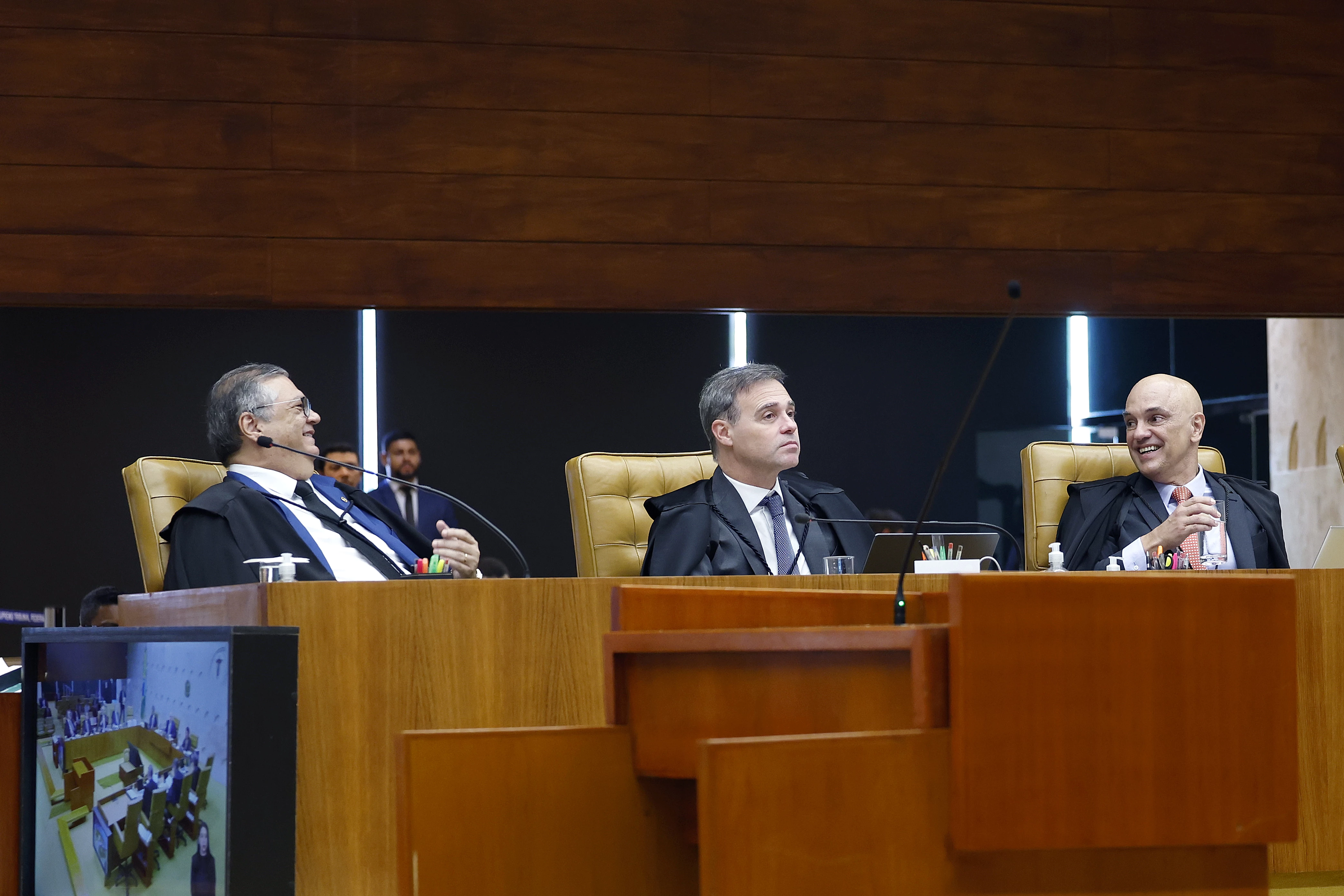 André Mendonça e Alexandre de Moraes, ministros do STF.