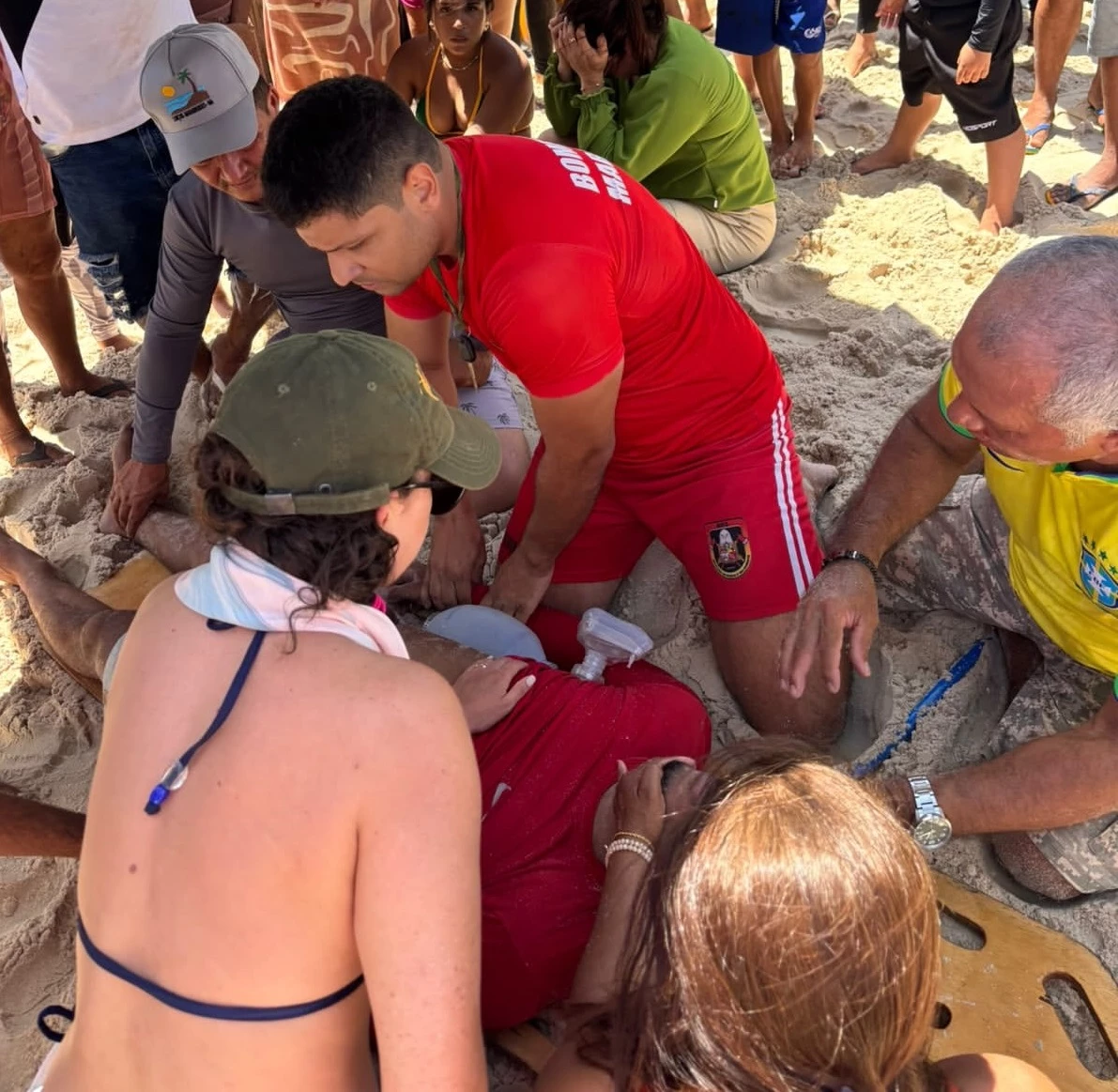 Afogamento na Praia do Caburé termina com morte de jovem de 18 anos.