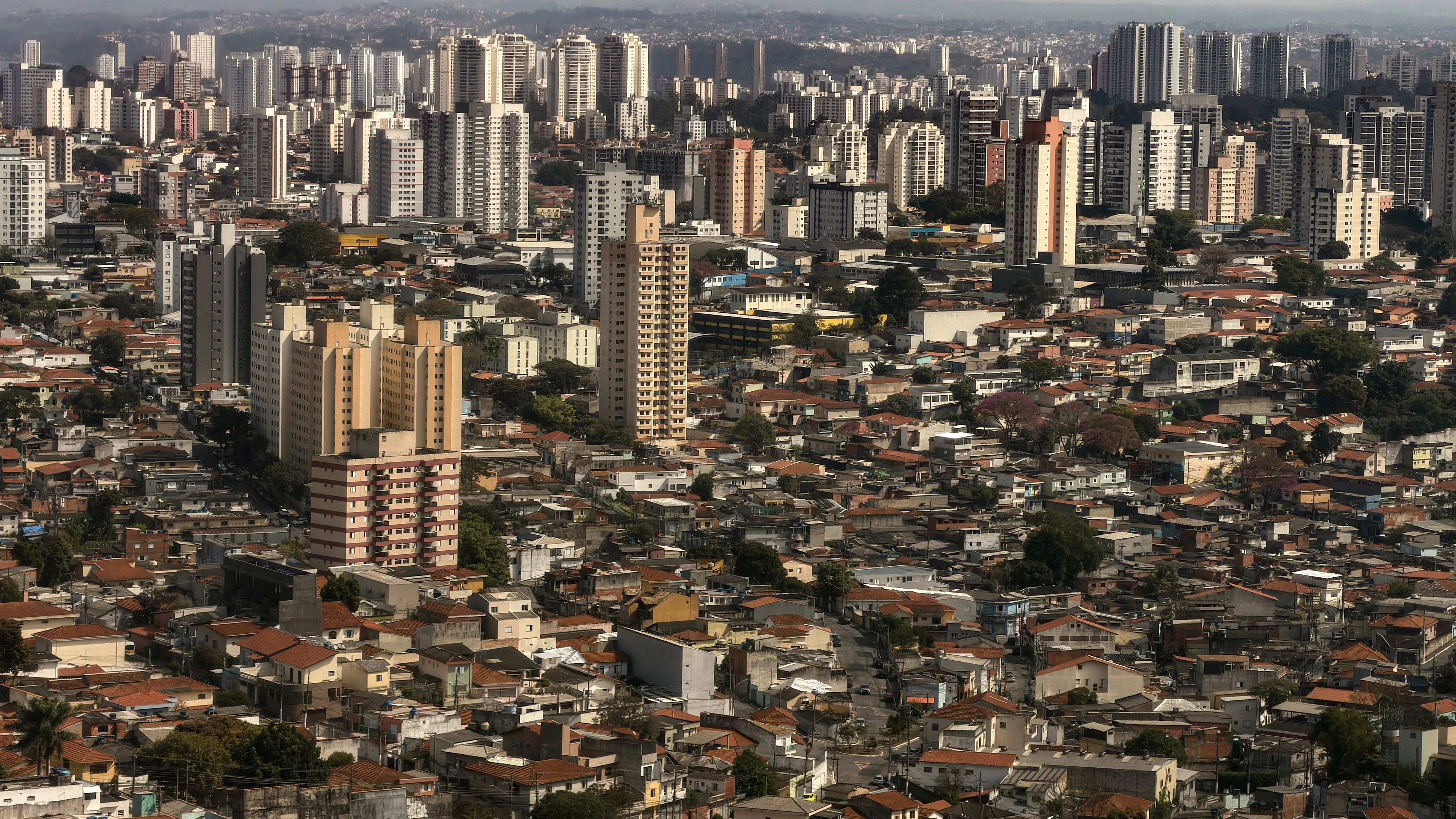 Medida cria mais espaço para que governos estaduais e municipais contratem empréstimos.