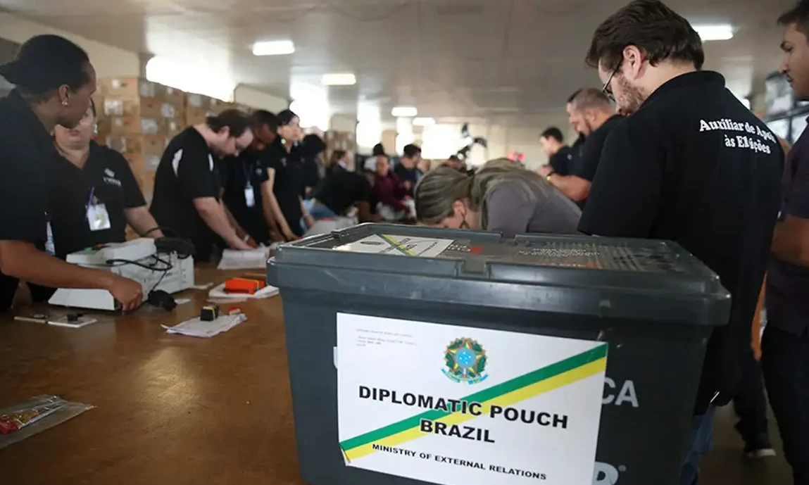 Número de eleitores fora do país cresceu 358% desde 2010.