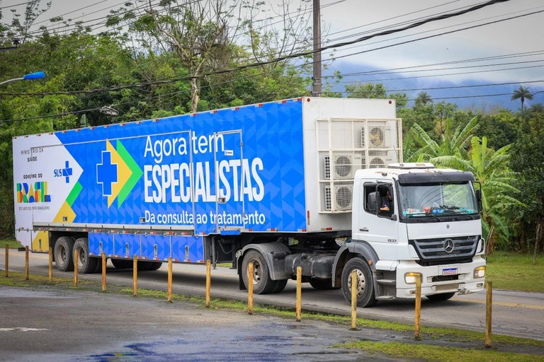 Os atendimentos são gratuitos e destinados a pacientes do SUS encaminhados e agendados pela rede pública de saúde.
