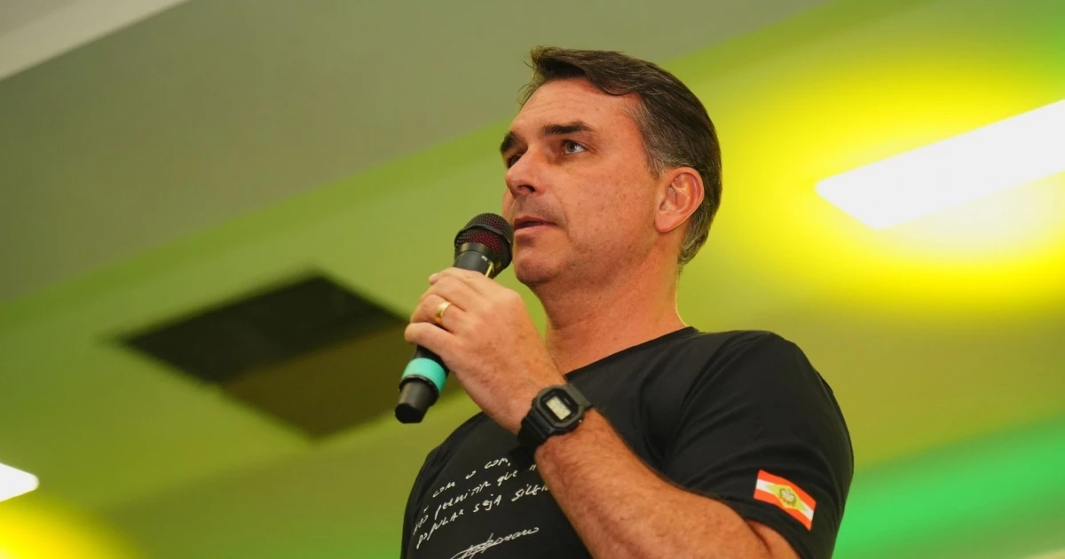 Flávio Bolsonaro é candidato a presidente da República