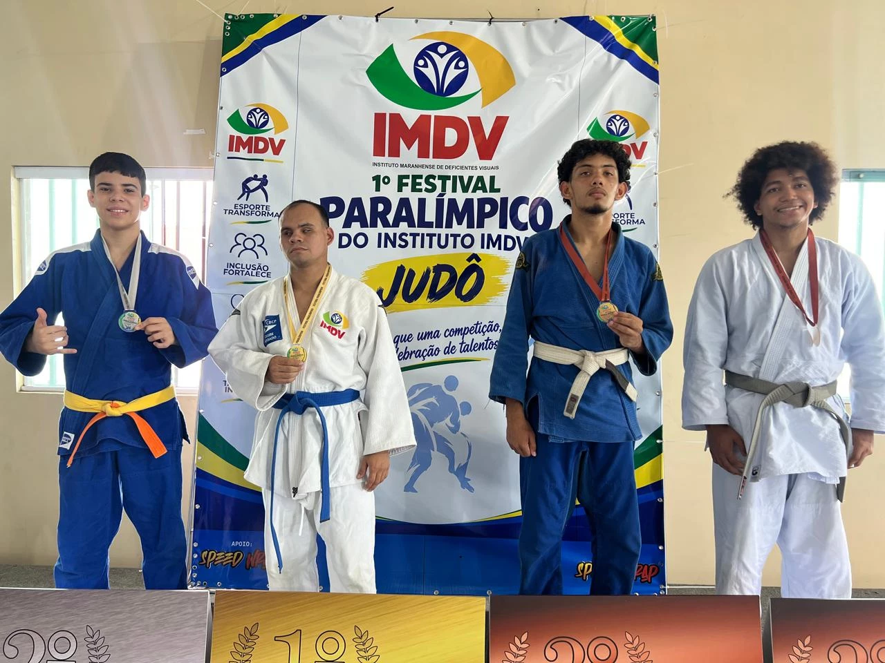Festival Paralímpico de Judô euniu crianças, atletas com deficiência visual e autismo