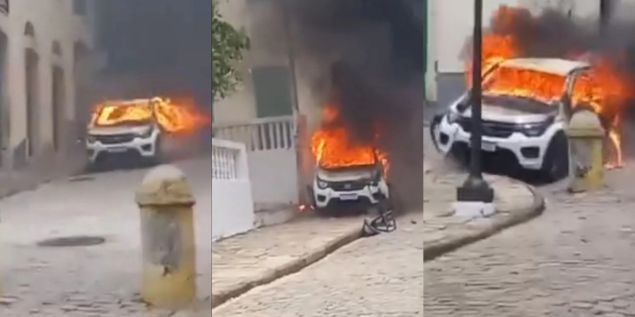 Fique por dentro: Carro pega fogo, bate em tapume e desce desgovernado rua do Centro Histórico de São Luís