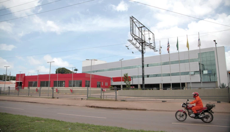 Centro de Produção do Habib’s, na Avenida dos Africanos, segue fechado, sem definição de quando voltará a operar