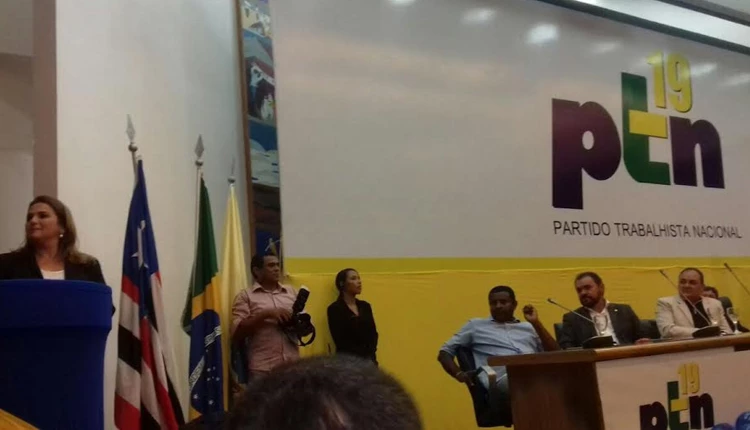Fábio Câmara observa discurso da prefeita: parceria