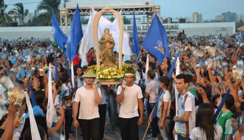 No ano passado a missa campal realizada na Praça Maria Aragão reuniu milhares de fiéis da santa