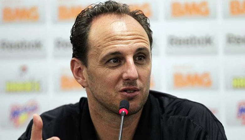 Rogério Ceni, ex-goleiro do São Paulo, atualmente é técnico do Fortaleza