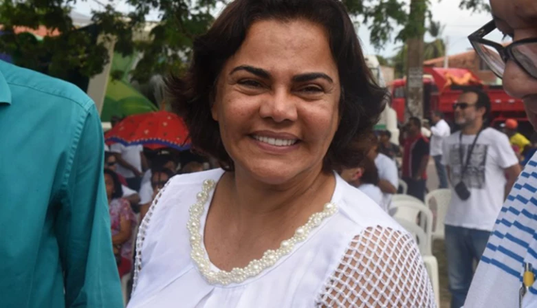 Domigos Dutra e sua primeira-dama e secretária, Núbia, são alvos de cerca de 7 ações do Ministério Público