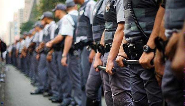 A taxa é de R$ 150,00 para nível superior e R$ 100,00 para nível médio.