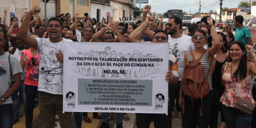 Professores foram ás ruas