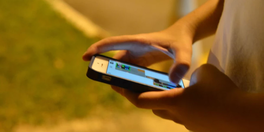 Uso de internet dentro das escolas atinge em torno de 40% das crianças e adolescentes do país
