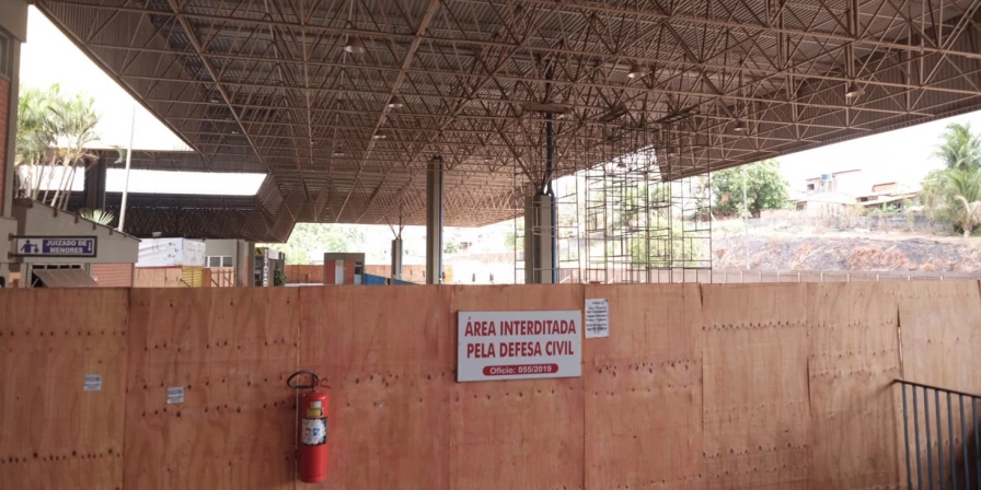 Defesa Civil interditou área do Terminal Rodoviário onde deverão ser executados os serviços de reforma do telhado