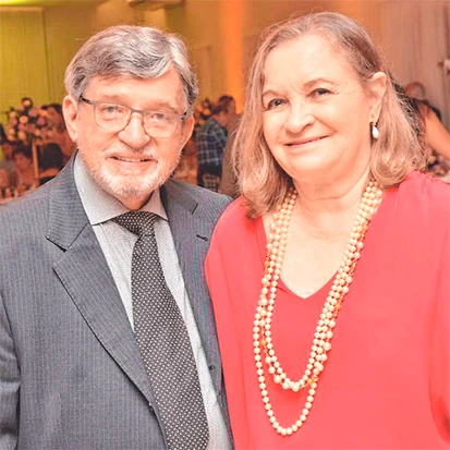 CLORISVAL Gomes Pereira e sua amada Tiana, que iniciou a semana em Brasília para acompanhar de perto a evolução do tratamento de saúde de sua irmã Lázara, que sofreu um acidente doméstico e está hospitalizada