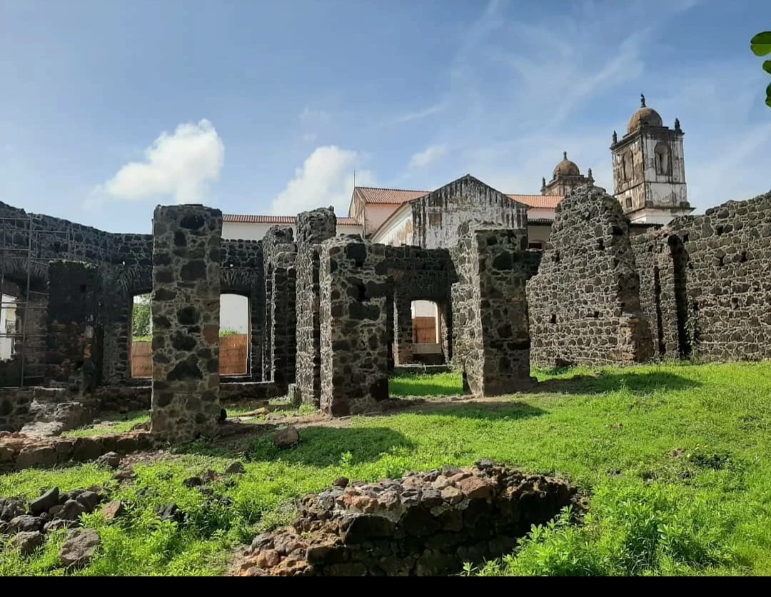 Ruinas foram limpas de vegetações que cresciam em suas entranhas e cuidadas, além da remoção de entulho