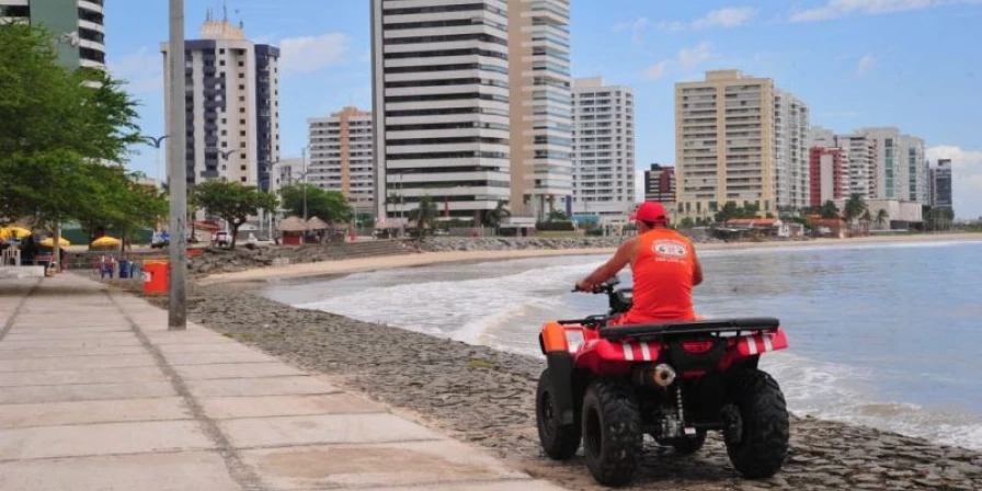 Ação acontece nas praias da Ponta d''Areia e Olho d''Água