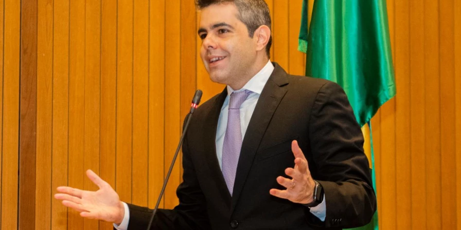 Parlamentar discute internamente o seu futuro