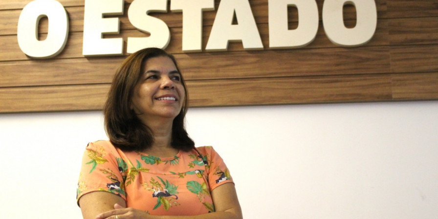 A jornalista Selma Figueiredo na redação de O Estado; profissional acompanhou diversas mudanças na arte de fazer jornalismo impresso (selma figueiredo)